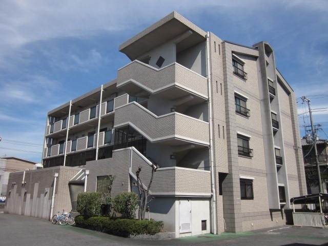 プロムナードイズモの物件外観写真