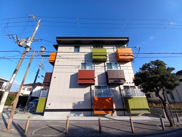 シュシュ中宮の物件外観写真