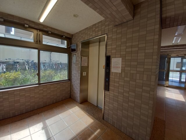 アートプラザ枚方の物件外観写真