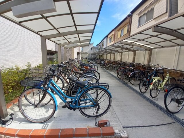 アートプラザ枚方の物件外観写真