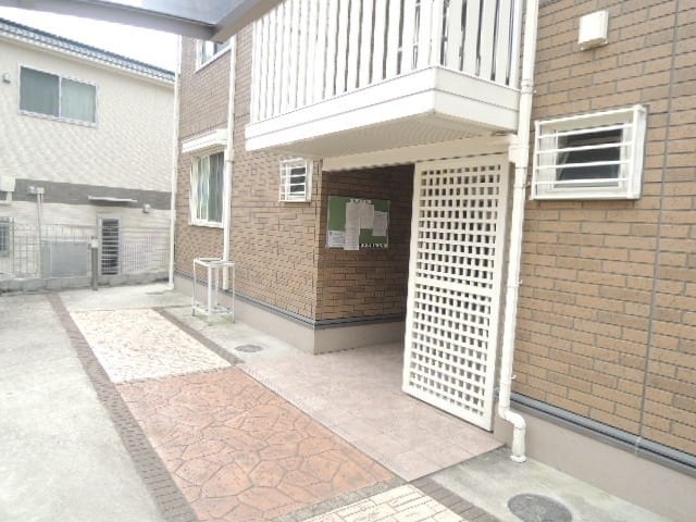 コンフォート東寝屋川の物件外観写真