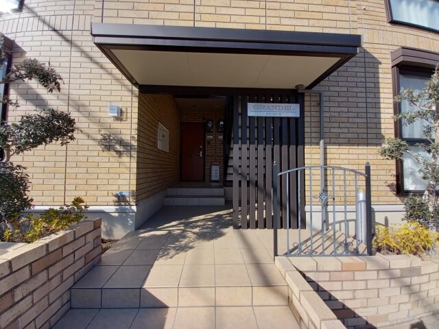 GRANDELの物件外観写真