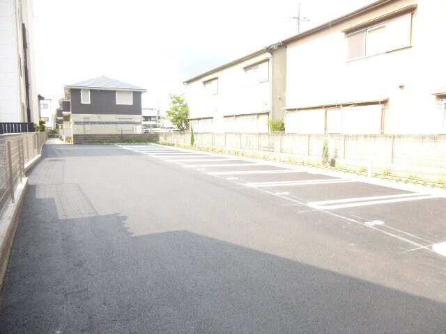 ウエスタンリバー香里の物件外観写真