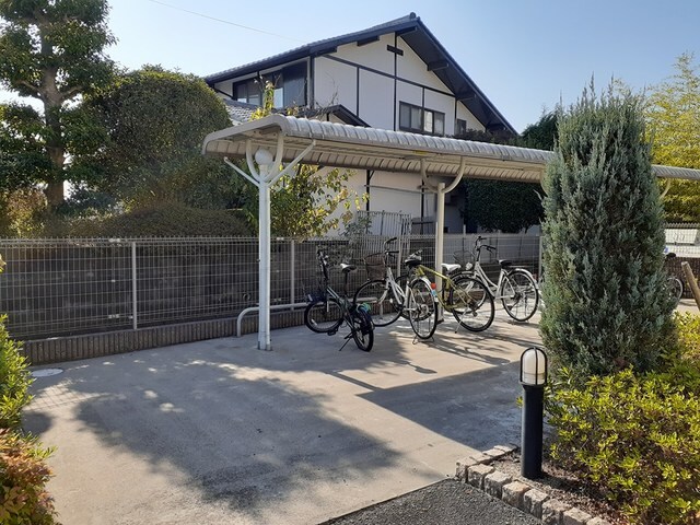 フレスクーラブリッサの物件外観写真