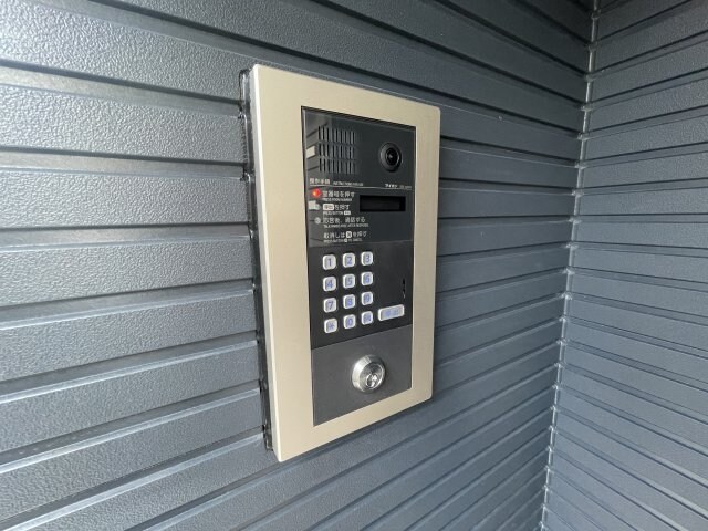 セラフィーメゾン郡元町の物件外観写真