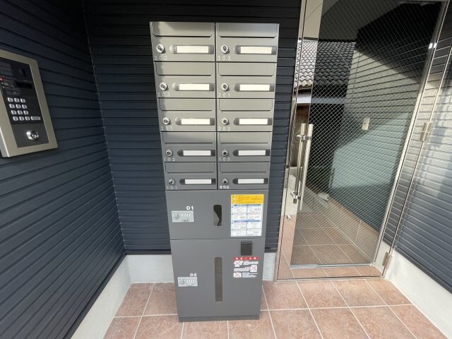 セラフィーメゾン郡元町の物件外観写真