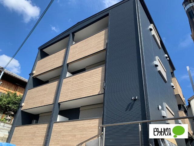 セラフィーメゾン郡元町の物件外観写真