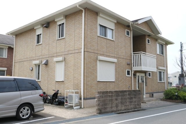 ロイヤル倉治　B棟の物件外観写真