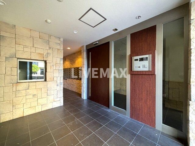 プラウランド名駅の物件外観写真