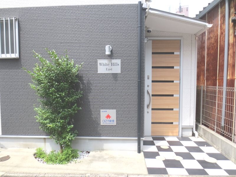 White Hills Eastの物件外観写真