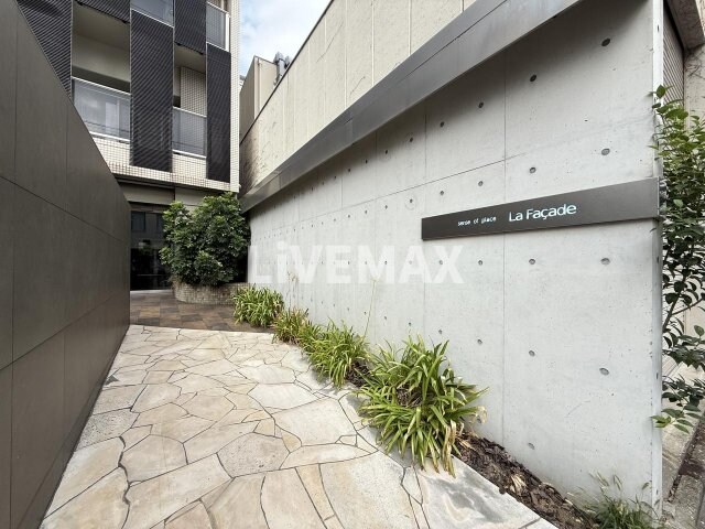 La Facadeの物件外観写真