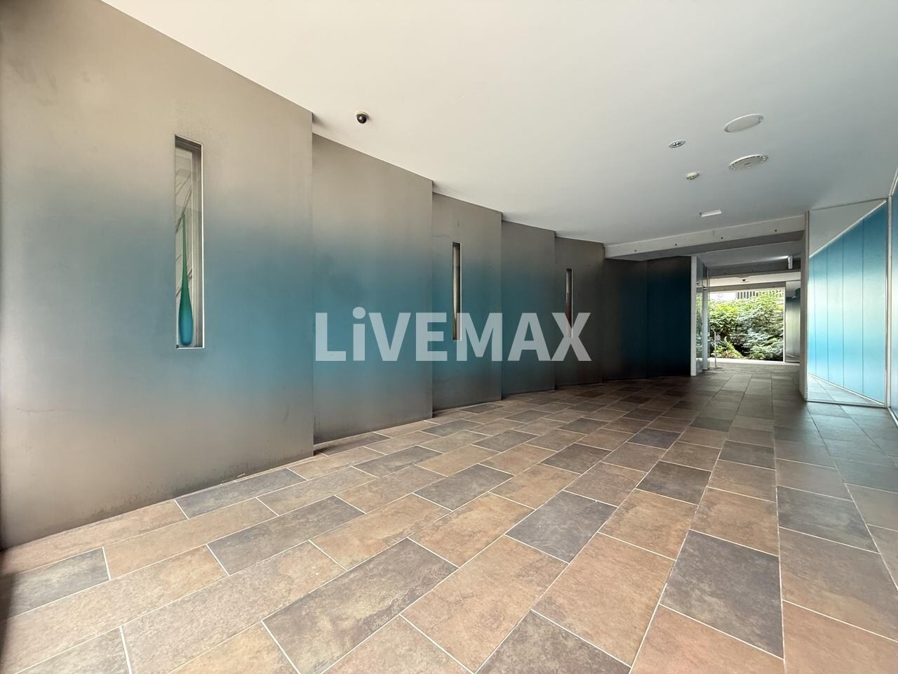 La Facadeの物件外観写真