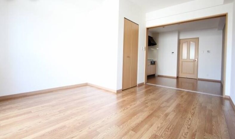 ロイヤルヘリテージの物件内観写真