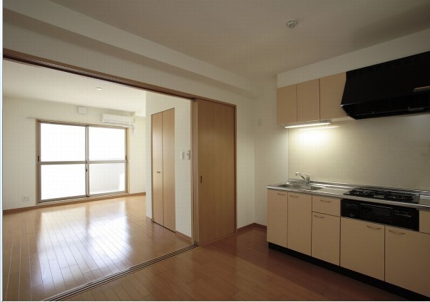 ロイヤルヘリテージの物件内観写真