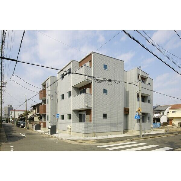 ウエストクロスの物件外観写真