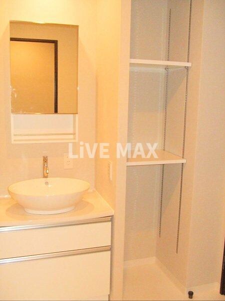 ロイジェント栄の物件内観写真