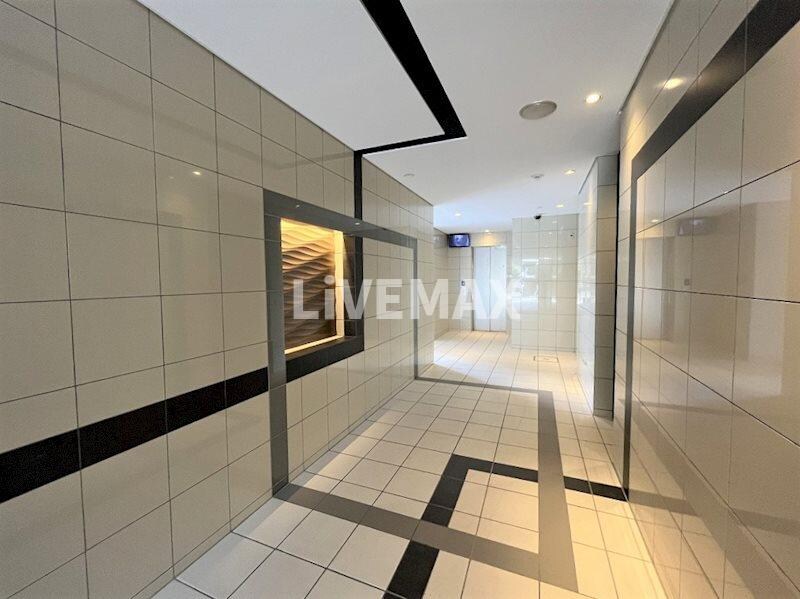 シュトルツ栄の物件外観写真