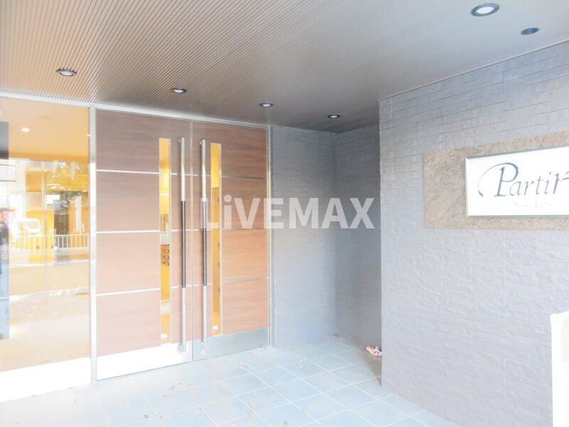 パルティール高畑の物件外観写真