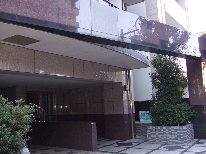 クレセール・サンの物件外観写真