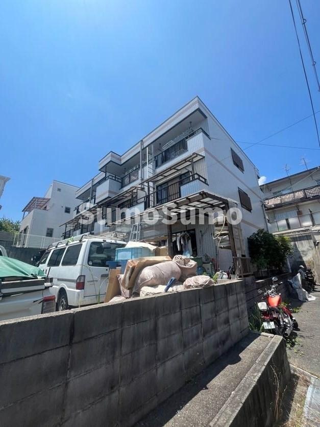 真能ハイツの物件外観写真