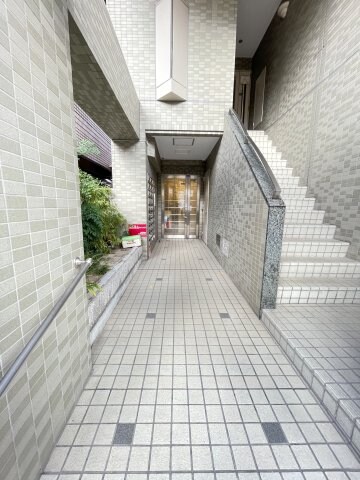 プレザン新神戸の物件外観写真