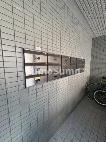 アングラーダムの物件外観写真