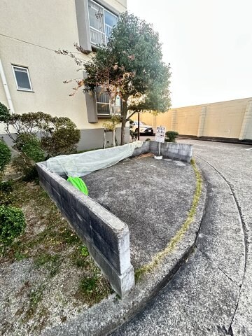 明石大窪住宅4号棟の物件外観写真