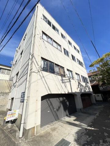 国玉マンションの物件外観写真