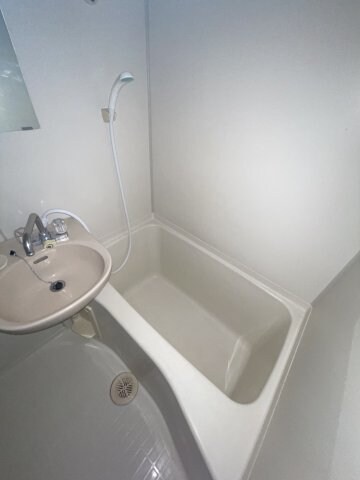 JUN中山手の物件内観写真