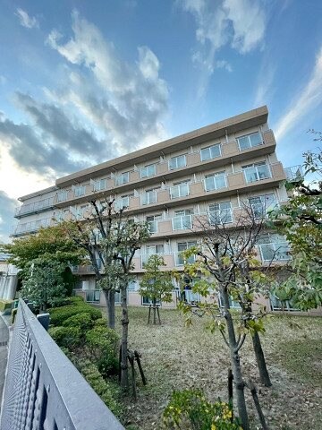 ユニテソリステ津門川の物件外観写真