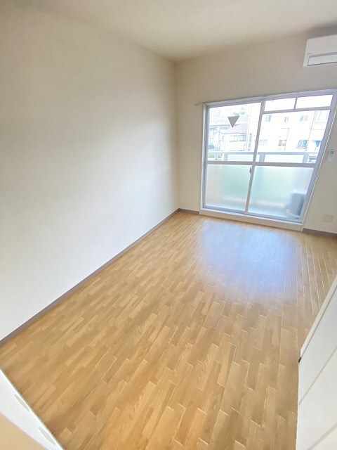 ユニテソリステ津門川の物件内観写真