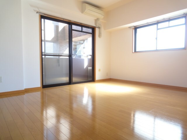 プレサンス神戸裁判所前の物件内観写真