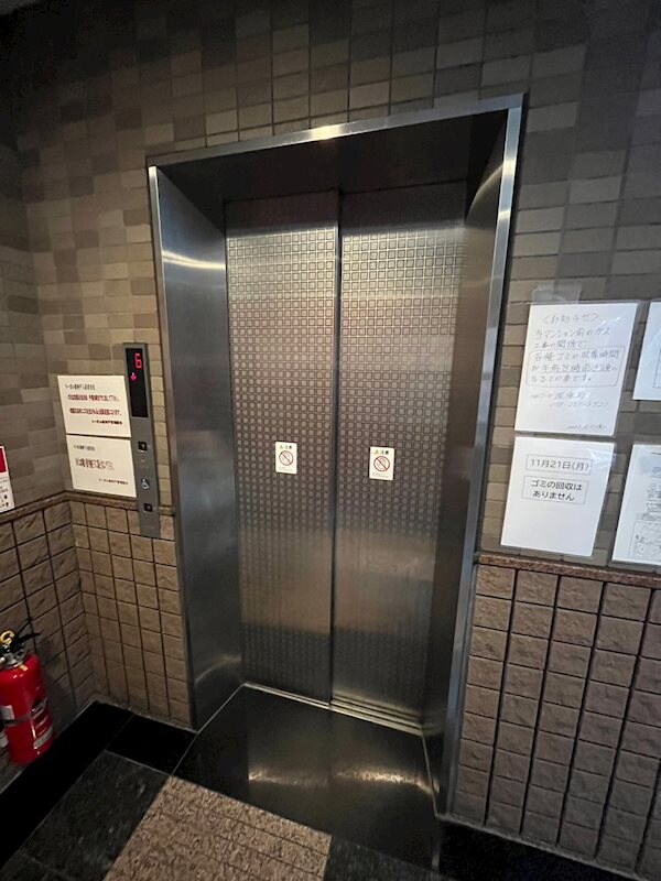 リーガル新神戸の物件外観写真