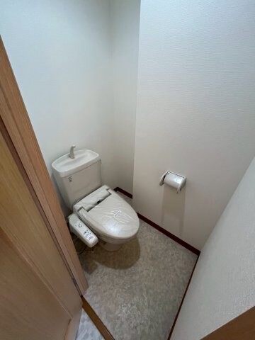 ニューコーベビルの物件内観写真