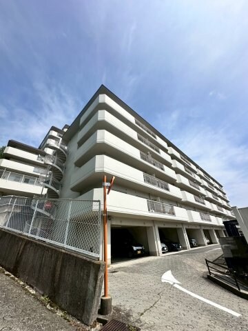 シャルム甲陽園の物件外観写真