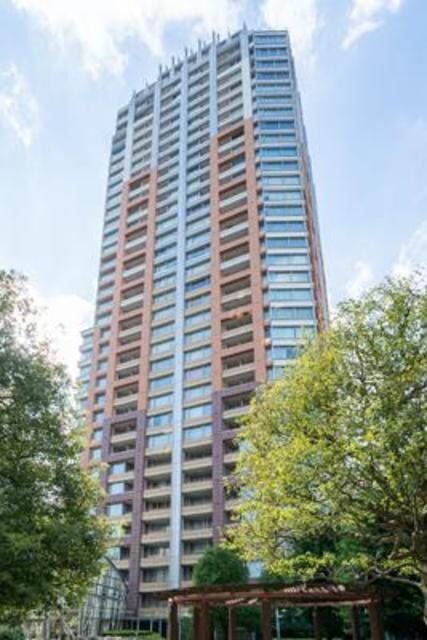 青山パークタワーの物件外観写真