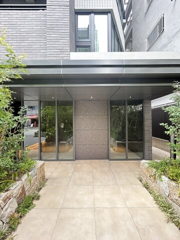 グランドメゾン大阪上本町の物件外観写真