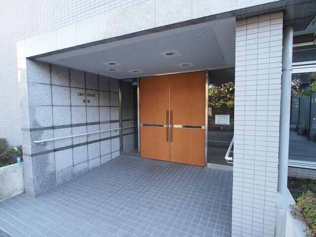 イーストヴァリュー弦巻の物件外観写真