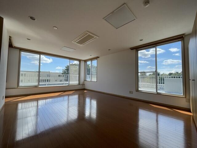 イーストヴァリュー弦巻の物件内観写真