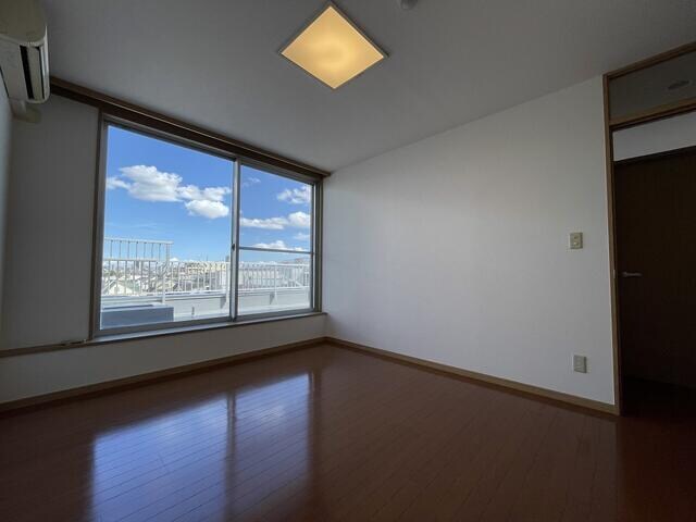 イーストヴァリュー弦巻の物件内観写真