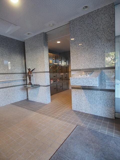 イーストヴァリュー弦巻の物件外観写真