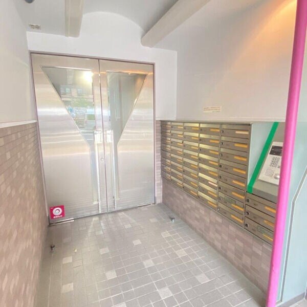 ADORERの物件外観写真