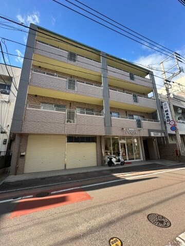 ジェネシス竹下の物件外観写真