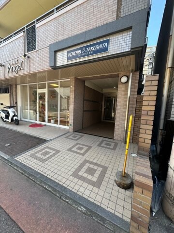 ジェネシス竹下の物件外観写真