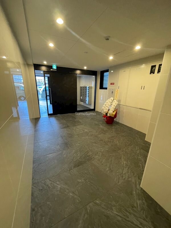 谷町六丁目駅 徒歩3分 3階の物件外観写真