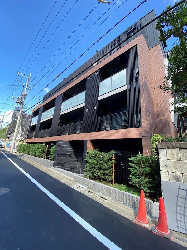 ラ・ペルラ柿の木坂の物件外観写真