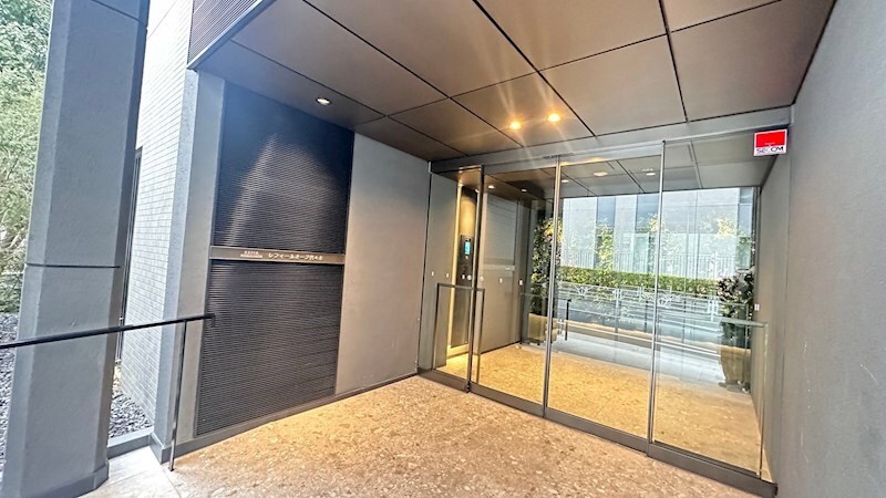 レフィールオーブ代々木の物件外観写真