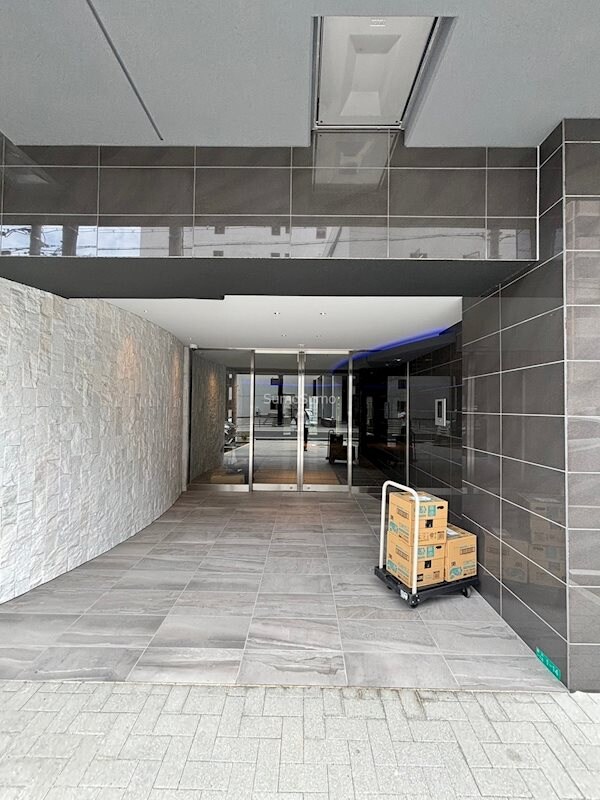 セレニテ難波グランデシュッドの物件外観写真