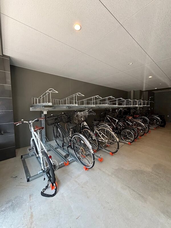 セレニテ難波グランデシュッドの物件外観写真