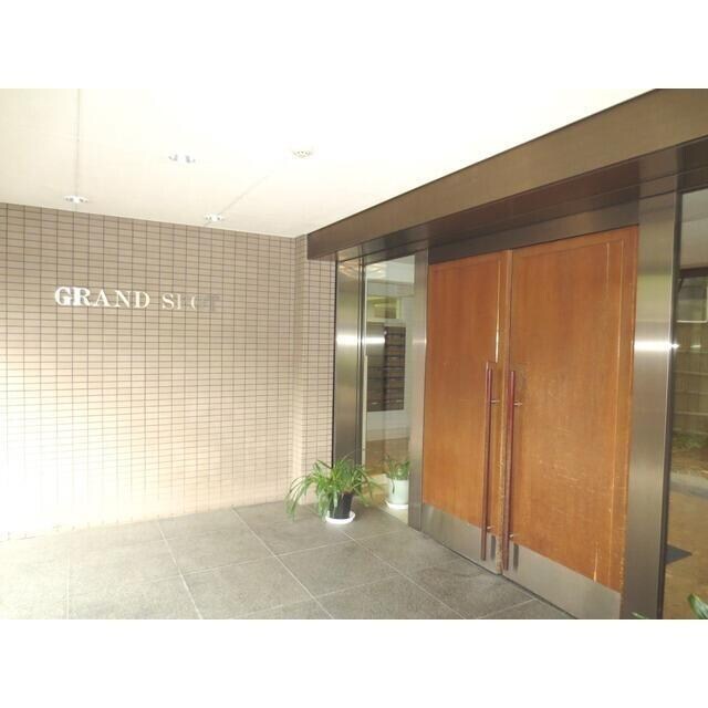 グランド・スポットの物件外観写真